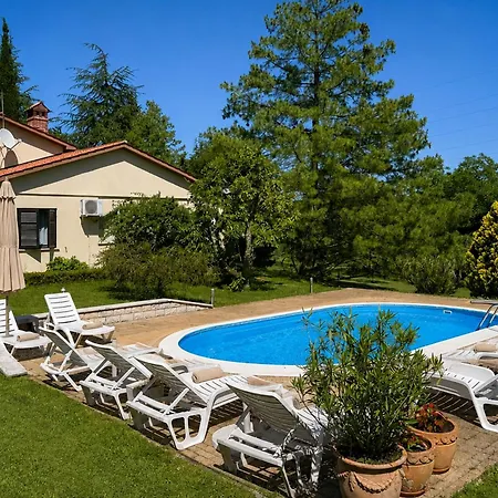 Marisa Olive Grove Apartman