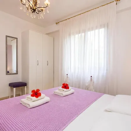 Marisa Olive Grove Apartman