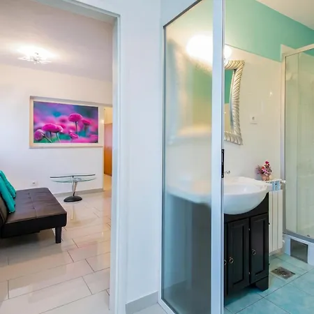 Marisa Olive Grove Apartman *