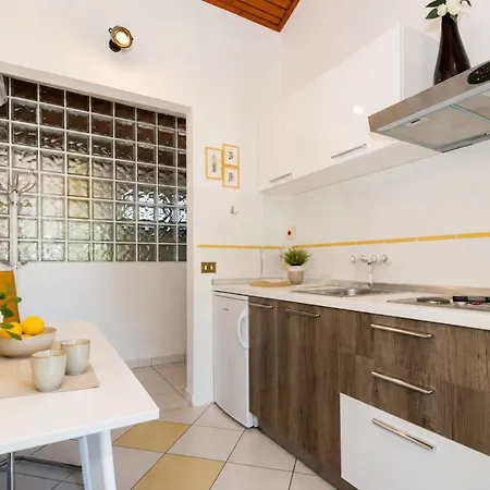 Apartman Marisa Olive Grove *