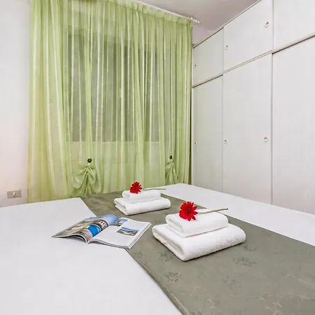 Marisa Olive Grove Apartman *