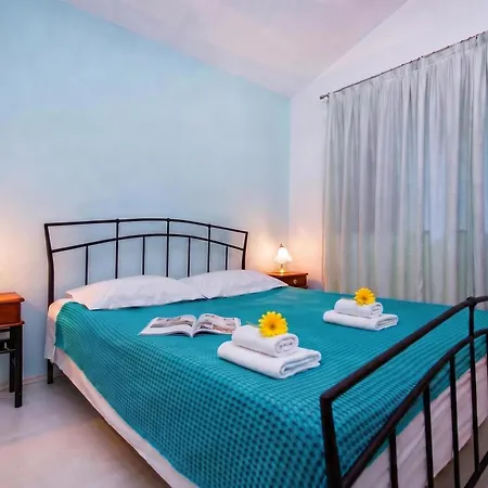 Marisa Olive Grove Apartman *