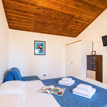 Marisa Olive Grove Apartman *