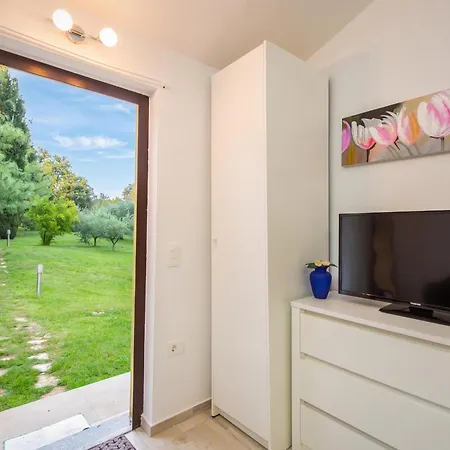 Marisa Olive Grove Apartman